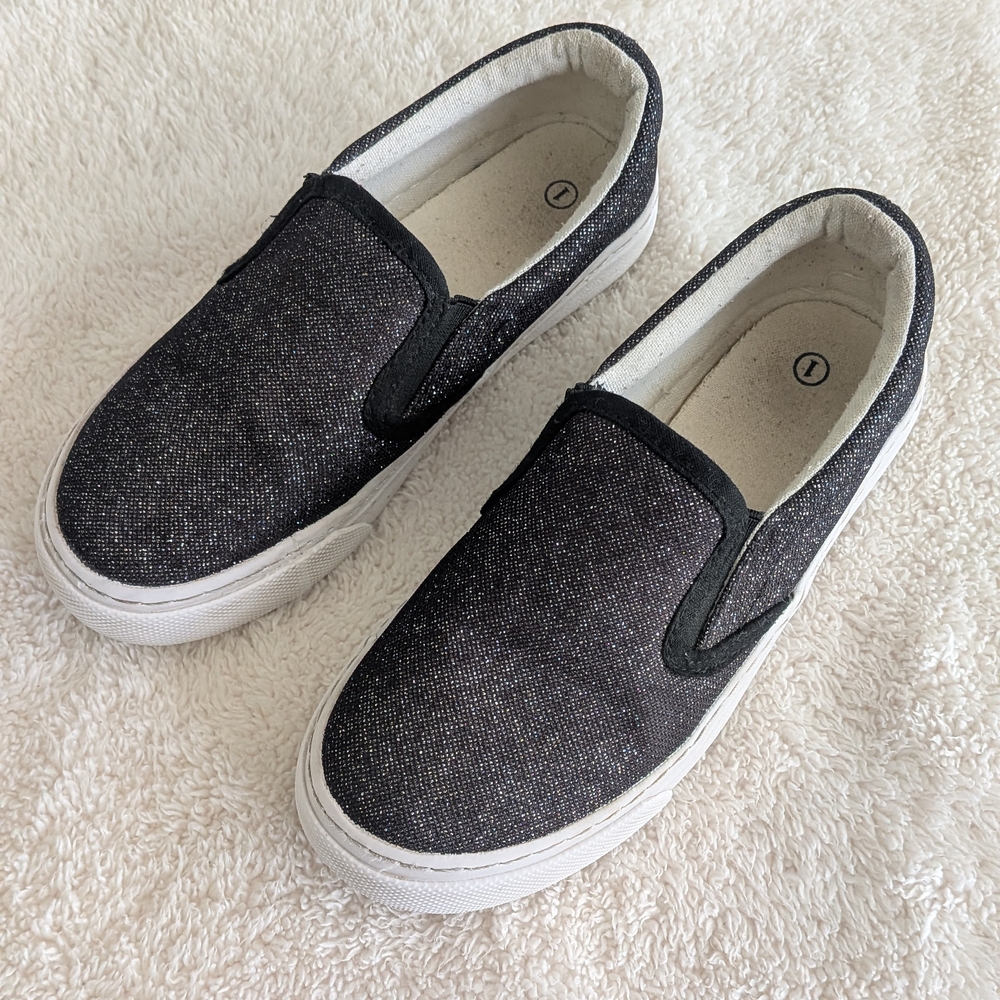 Kids Black Glitter Slip-On Sneakers. Size 1